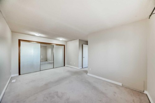 2740 Signal Hill Drive Sw, Calgary, AB - Indoor Photo Showing Other Room