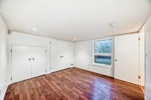 2740 Signal Hill Drive Sw, Calgary, AB - Indoor Photo Showing Other Room