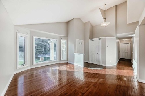 2740 Signal Hill Drive Sw, Calgary, AB - Indoor Photo Showing Other Room