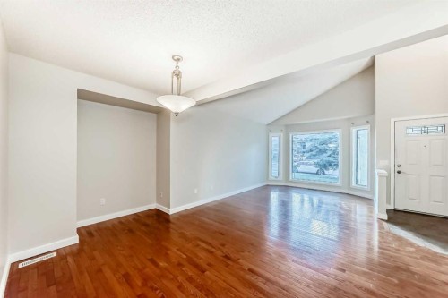 2740 Signal Hill Drive Sw, Calgary, AB - Indoor Photo Showing Other Room