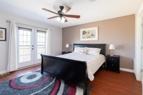 1421 40 Street Sw, Calgary, AB - Indoor Photo Showing Bedroom