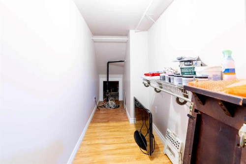 1421 40 Street Sw, Calgary, AB - Indoor Photo Showing Other Room