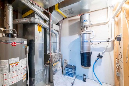 1421 40 Street Sw, Calgary, AB - Indoor Photo Showing Basement