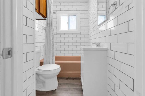 1212 Bantry Street Ne, Calgary, AB - Indoor Photo Showing Bathroom