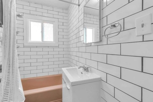 1212 Bantry Street Ne, Calgary, AB - Indoor