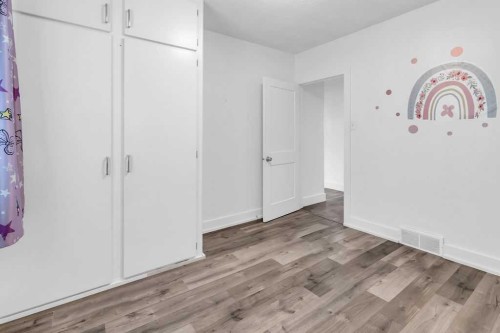 1212 Bantry Street Ne, Calgary, AB - Indoor Photo Showing Other Room
