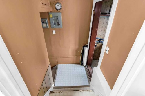 1212 Bantry Street Ne, Calgary, AB - Indoor Photo Showing Other Room