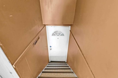 1212 Bantry Street Ne, Calgary, AB - Indoor Photo Showing Other Room