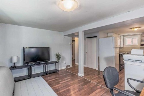 1212 Bantry Street Ne, Calgary, AB - Indoor