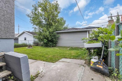 1212 Bantry Street Ne, Calgary, AB - Outdoor