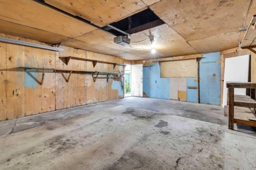 1212 Bantry Street Ne, Calgary, AB - Indoor Photo Showing Garage