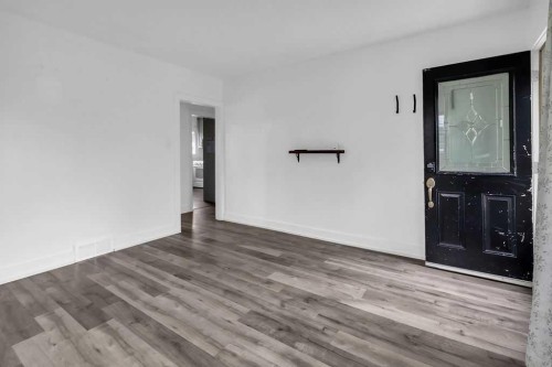 1212 Bantry Street Ne, Calgary, AB - Indoor Photo Showing Other Room