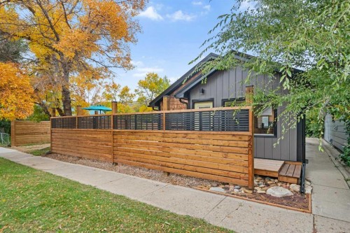 260 2 Avenue, Drumheller, AB - Outdoor