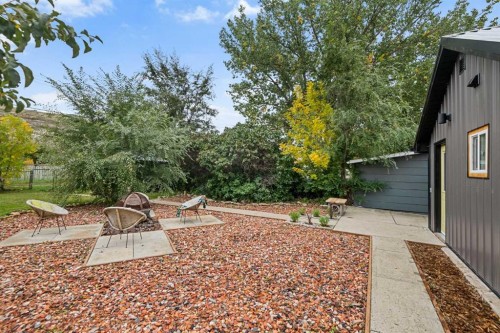 260 2 Avenue, Drumheller, AB - Outdoor