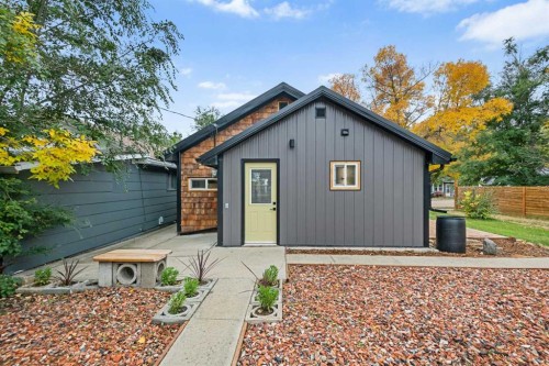 260 2 Avenue, Drumheller, AB - Outdoor