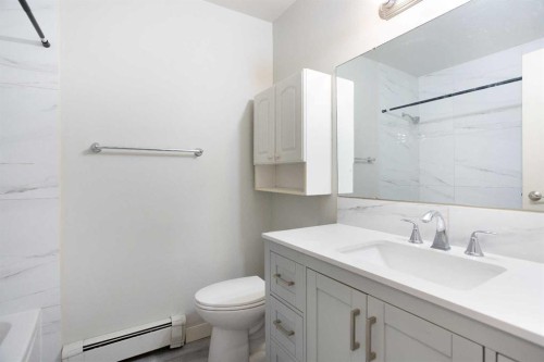 4004 79 Street Nw, Calgary, AB - Indoor Photo Showing Bathroom