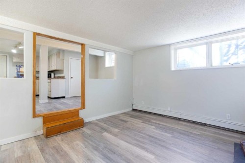 4004 79 Street Nw, Calgary, AB - Indoor