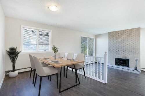 4004 79 Street Nw, Calgary, AB - Indoor Photo Showing Dining Room