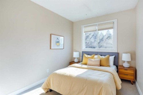 4004 79 Street Nw, Calgary, AB - Indoor Photo Showing Bedroom