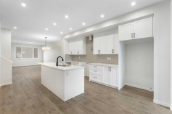 103 Royston Way NW Calgary, AB T3L 0M4