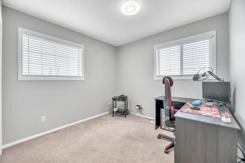 17 Taravista Way Ne, Calgary, AB - Indoor Photo Showing Office