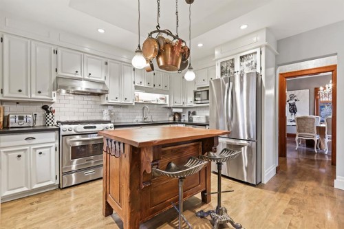 1314 Shelbourne Street Sw, Calgary, AB - Indoor Photo Showing Kitchen With Stainless Steel Kitchen With Upgraded Kitchen