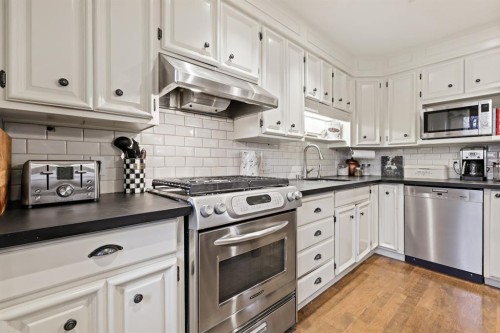 1314 Shelbourne Street Sw, Calgary, AB - Indoor Photo Showing Kitchen With Stainless Steel Kitchen