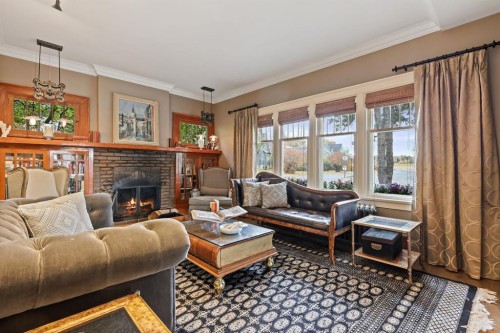 1314 Shelbourne Street Sw, Calgary, AB - Indoor Photo Showing Living Room With Fireplace