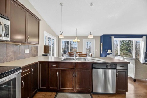 33337 Range Road 42, Rural Mountain View County, AB - Indoor Photo Showing Kitchen With Stainless Steel Kitchen With Double Sink With Upgraded Kitchen