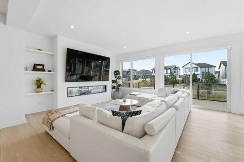 65 Rowmont Link Nw, Calgary, AB - Indoor Photo Showing Living Room