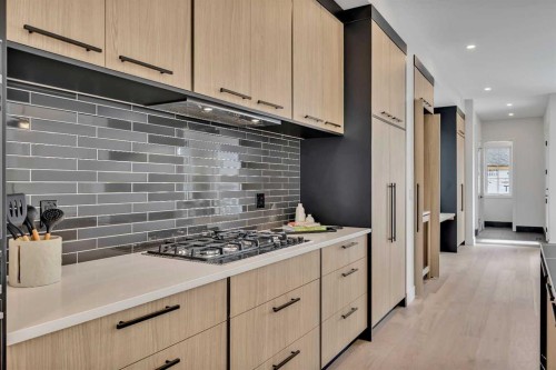 330 Normandy Drive Sw, Calgary, AB - Indoor Photo Showing Kitchen