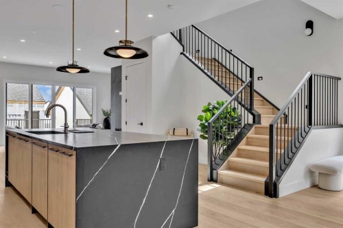 330 Normandy Drive Sw, Calgary, AB - Indoor