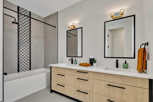 330 Normandy Drive Sw, Calgary, AB - Indoor Photo Showing Bathroom