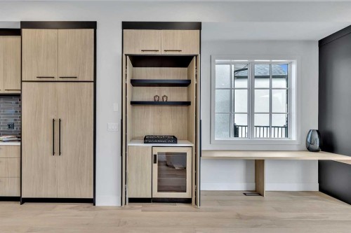 330 Normandy Drive Sw, Calgary, AB - Indoor