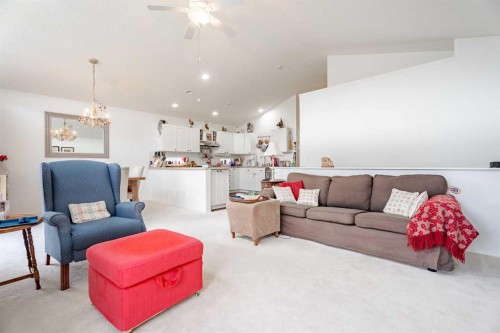 41 Everridge Court Sw, Calgary, AB - Indoor Photo Showing Living Room