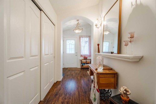 41 Everridge Court Sw, Calgary, AB - Indoor Photo Showing Other Room