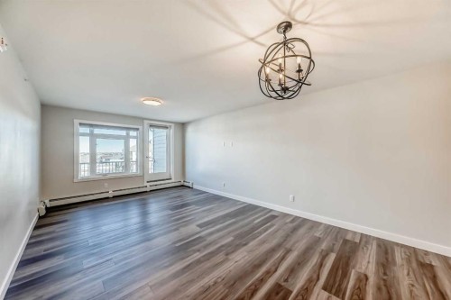 2425-6118 80 Avenue Ne, Calgary, AB - Indoor Photo Showing Other Room