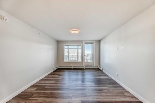 2425-6118 80 Avenue Ne, Calgary, AB - Indoor Photo Showing Other Room