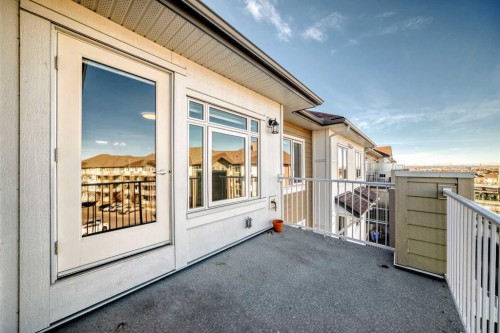 2425-6118 80 Avenue Ne, Calgary, AB - Outdoor With Balcony With Exterior