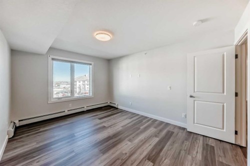 2425-6118 80 Avenue Ne, Calgary, AB - Indoor Photo Showing Other Room
