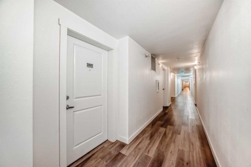 2425-6118 80 Avenue Ne, Calgary, AB - Indoor Photo Showing Other Room