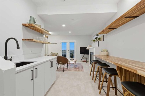 146 Springbluff Heights Sw, Calgary, AB - Indoor