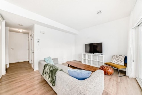 802-250 Fireside View, Cochrane, AB - Indoor Photo Showing Living Room