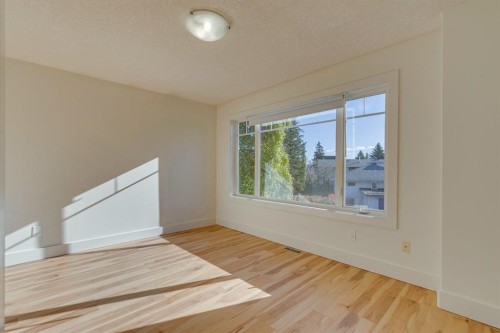 2340 24 Avenue Nw, Calgary, AB - Indoor Photo Showing Other Room