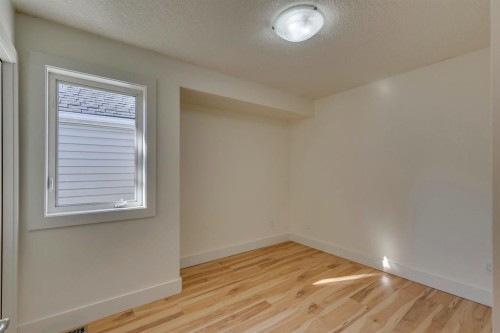 2340 24 Avenue Nw, Calgary, AB - Indoor Photo Showing Other Room