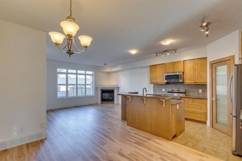 2340 24 Avenue Nw, Calgary, AB - Indoor Photo Showing Kitchen