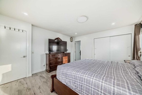 204 Coral Keys Green Ne, Calgary, AB - Indoor Photo Showing Bedroom