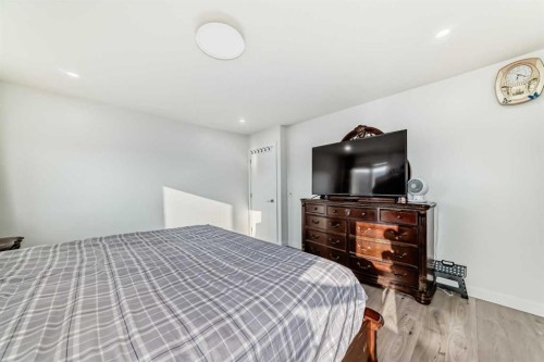 204 Coral Keys Green Ne, Calgary, AB - Indoor Photo Showing Bedroom