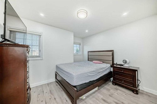 204 Coral Keys Green Ne, Calgary, AB - Indoor Photo Showing Bedroom