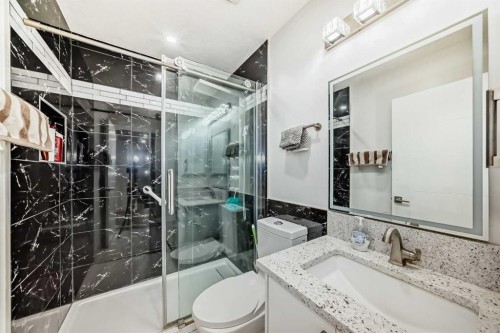 204 Coral Keys Green Ne, Calgary, AB - Indoor Photo Showing Bathroom